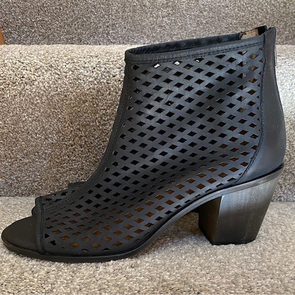 🎉Kelsi Dagger Kyoto Bootie, Women’s Size 10, Black - Picture 6 of 9